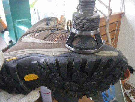 登山靴　サイズ調整　幅拡げ修理　20・2・11